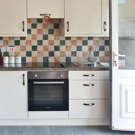 Dart Haven - Cheerful Holiday Bungalow In Galmpton מראה חיצוני תמונה